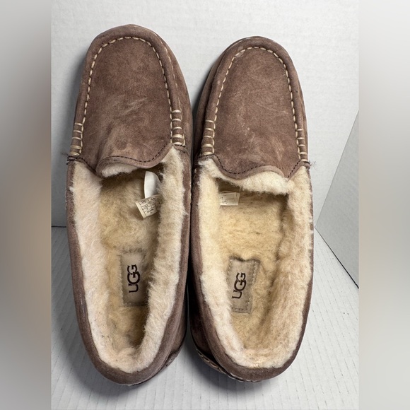 UGG woman’s Brown Slippers size 8 - Picture 5 of 10